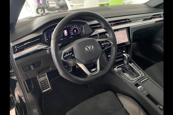 Volkswagen Arteon Shooting Brake 1.4 TSI eHybrid R-Line Business+ Panoramadak / Trekhaak  /Camera / Apple carplay