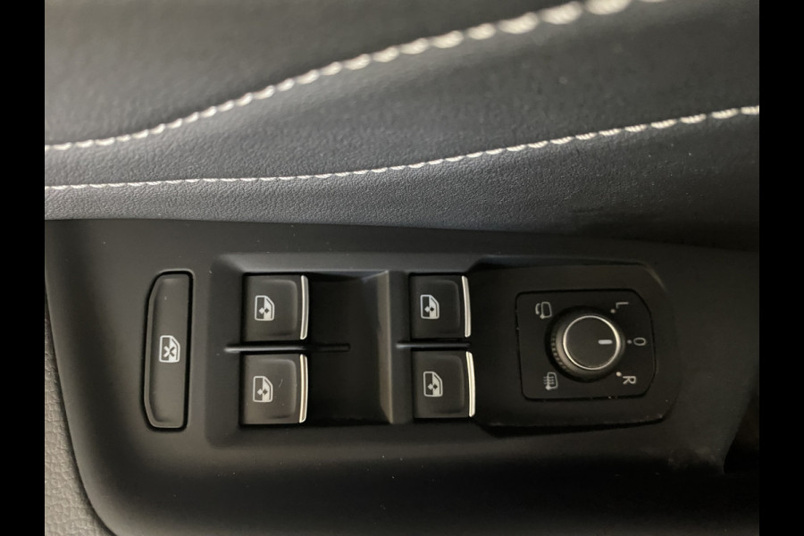 Volkswagen Arteon Shooting Brake 1.4 TSI eHybrid R-Line Business+ Panoramadak / Trekhaak  /Camera / Apple carplay