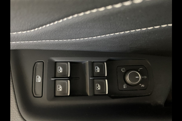 Volkswagen Arteon Shooting Brake 1.4 TSI eHybrid R-Line Business+ Panoramadak / Trekhaak  /Camera / Apple carplay