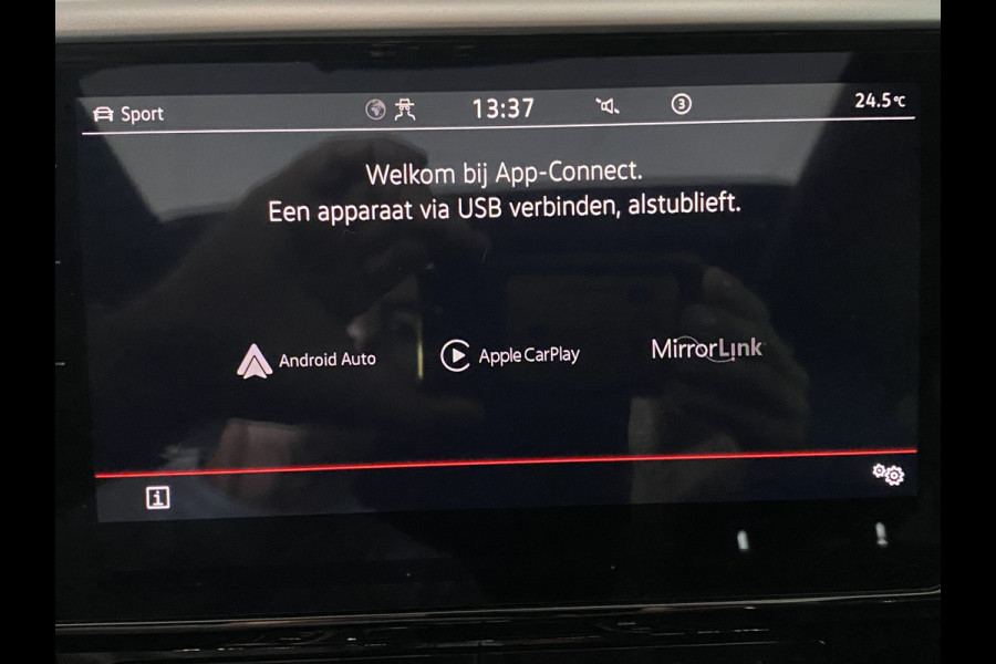 Volkswagen Arteon Shooting Brake 1.4 TSI eHybrid R-Line Business+ Panoramadak / Trekhaak  /Camera / Apple carplay