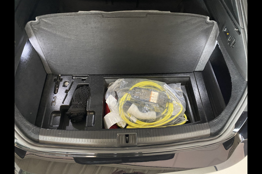 Volkswagen Arteon Shooting Brake 1.4 TSI eHybrid R-Line Business+ Panoramadak / Trekhaak  /Camera / Apple carplay