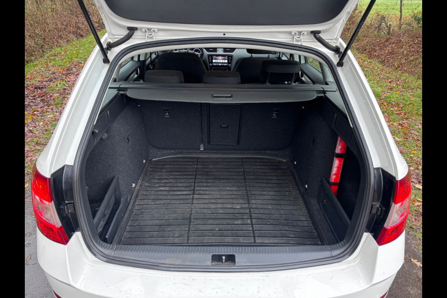 Škoda Octavia Combi 1.0 TSI Greentech Ambition Business | DSG + Navi + Cruise Nu € 10.950,-!!!