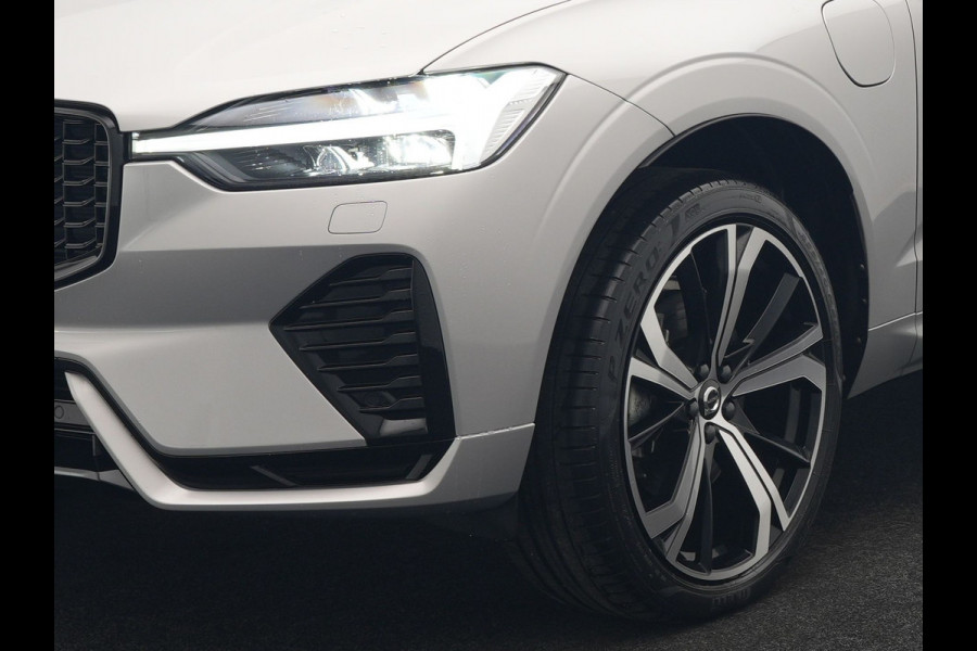 Volvo XC60 T6 AWD R-Design Plug In Hybrid Long Range Nieuw Model 350pk Dealer O.H. PHEV | Panodak | Adaptive Cruise | Camera | Lederen Sportstoelen Memory & Verwarmd | Google Assistent | Apple Carplay | Keyless | Virtual | 21"L.M | DAB |