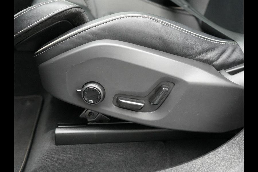 Volvo XC60 T6 AWD R-Design Plug In Hybrid Long Range Nieuw Model 350pk Dealer O.H. PHEV | Panodak | Adaptive Cruise | Camera | Lederen Sportstoelen Memory & Verwarmd | Google Assistent | Apple Carplay | Keyless | Virtual | 21"L.M | DAB |