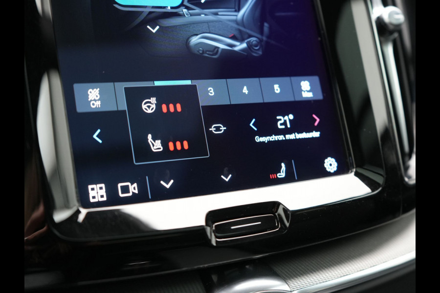 Volvo XC60 T6 AWD R-Design Plug In Hybrid Long Range Nieuw Model 350pk Dealer O.H. PHEV | Panodak | Adaptive Cruise | Camera | Lederen Sportstoelen Memory & Verwarmd | Google Assistent | Apple Carplay | Keyless | Virtual | 21"L.M | DAB |