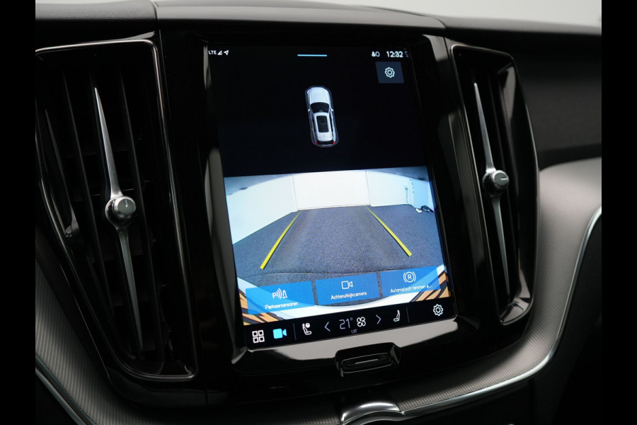 Volvo XC60 T6 AWD R-Design Plug In Hybrid Long Range Nieuw Model 350pk Dealer O.H. PHEV | Panodak | Adaptive Cruise | Camera | Lederen Sportstoelen Memory & Verwarmd | Google Assistent | Apple Carplay | Keyless | Virtual | 21"L.M | DAB |