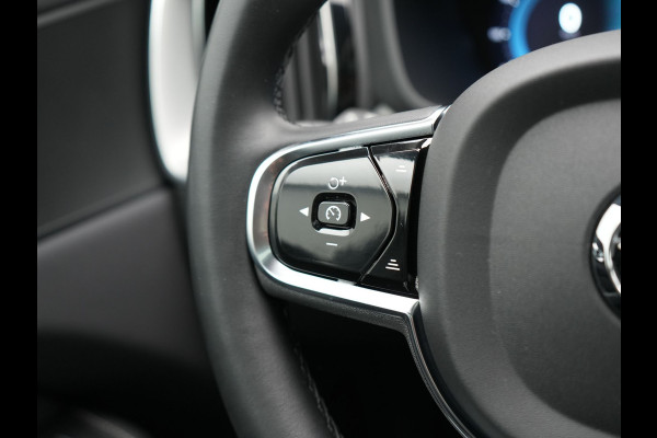 Volvo XC60 T6 AWD R-Design Plug In Hybrid Long Range Nieuw Model 350pk Dealer O.H. PHEV | Panodak | Adaptive Cruise | Camera | Lederen Sportstoelen Memory & Verwarmd | Google Assistent | Apple Carplay | Keyless | Virtual | 21"L.M | DAB |