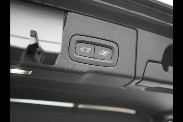 Volvo XC60 T6 AWD R-Design Plug In Hybrid Long Range Nieuw Model 350pk Dealer O.H. PHEV | Panodak | Adaptive Cruise | Camera | Lederen Sportstoelen Memory & Verwarmd | Google Assistent | Apple Carplay | Keyless | Virtual | 21"L.M | DAB |