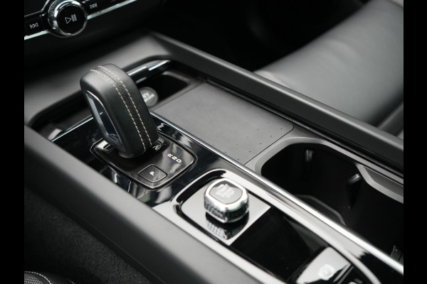 Volvo XC60 T6 AWD R-Design Plug In Hybrid Long Range Nieuw Model 350pk Dealer O.H. PHEV | Panodak | Adaptive Cruise | Camera | Lederen Sportstoelen Memory & Verwarmd | Google Assistent | Apple Carplay | Keyless | Virtual | 21"L.M | DAB |