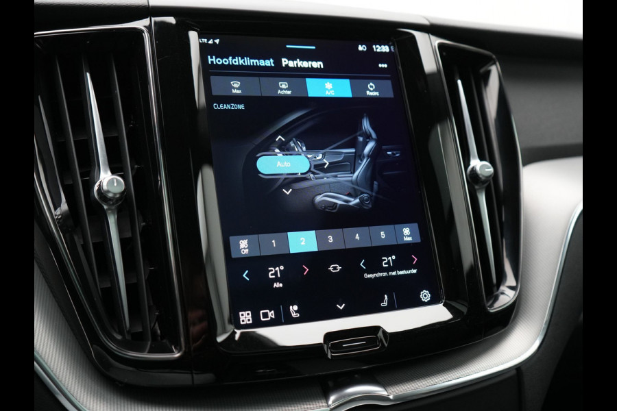 Volvo XC60 T6 AWD R-Design Plug In Hybrid Long Range Nieuw Model 350pk Dealer O.H. PHEV | Panodak | Adaptive Cruise | Camera | Lederen Sportstoelen Memory & Verwarmd | Google Assistent | Apple Carplay | Keyless | Virtual | 21"L.M | DAB |