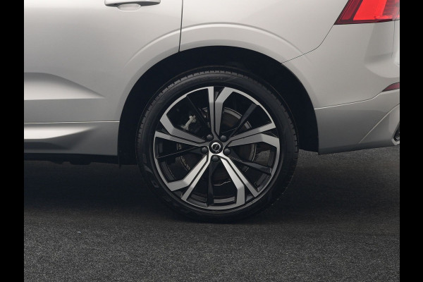 Volvo XC60 T6 AWD R-Design Plug In Hybrid Long Range Nieuw Model 350pk Dealer O.H. PHEV | Panodak | Adaptive Cruise | Camera | Lederen Sportstoelen Memory & Verwarmd | Google Assistent | Apple Carplay | Keyless | Virtual | 21"L.M | DAB |
