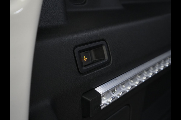 Volkswagen ID. Buzz Cargo 77 kWh 204pk Navigatie Wegkl. trekhaak Camera Carplay