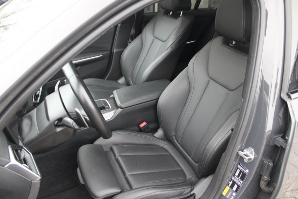 BMW 3-serie 330e M-Sport Pro | Pano | HUD | Carbon | Adaptief onderstel
