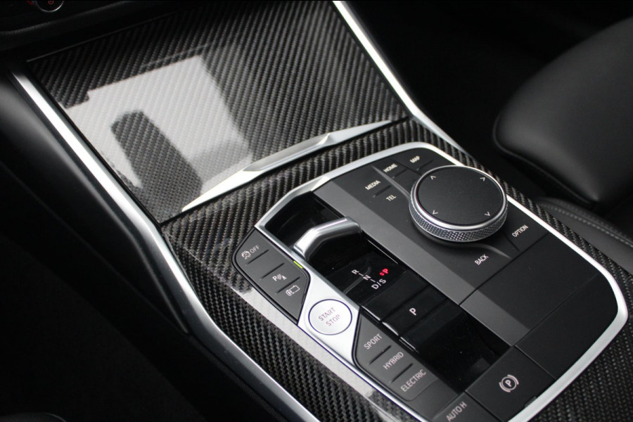 BMW 3-serie 330e M-Sport Pro | Pano | HUD | Carbon | Adaptief onderstel