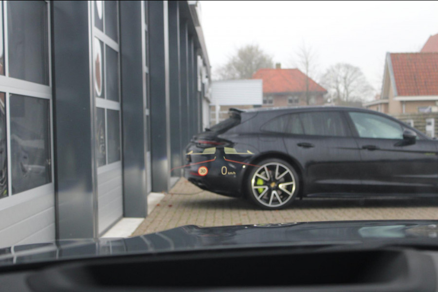 BMW 3-serie 330e M-Sport Pro | Pano | HUD | Carbon | Adaptief onderstel