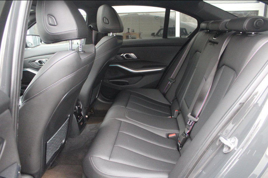 BMW 3-serie 330e M-Sport Pro | Pano | HUD | Carbon | Adaptief onderstel