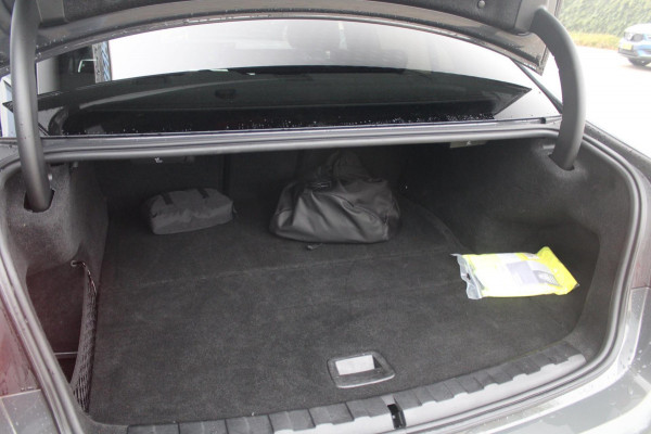 BMW 3-serie 330e M-Sport Pro | Pano | HUD | Carbon | Adaptief onderstel