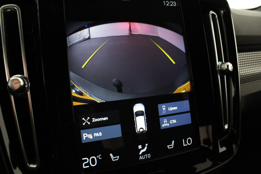 Volvo XC40 1.5 T3 R-Design > 163pk/Trekhaak (Afnb)/20 inch/ all season banden