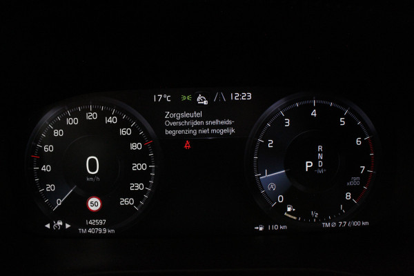 Volvo XC40 1.5 T3 R-Design > 163pk/Trekhaak (Afnb)/20 inch/ all season banden