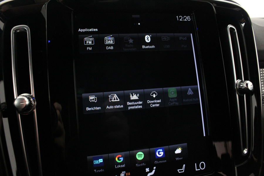 Volvo XC40 1.5 T3 R-Design > 163pk/Trekhaak (Afnb)/20 inch/ all season banden