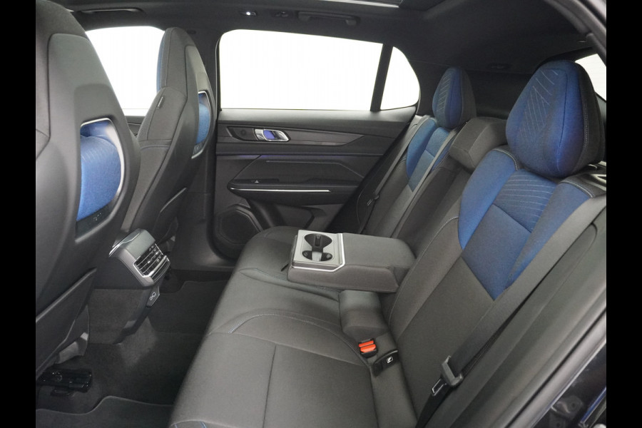 Lynk & Co 01 AUT-7 261pk PHEV Zwarte-Hemel Pano-Schuifdak Lmv 20" 360°Camera Apple Carplay Android Auto Adap.Cruise Navi Pdc Ecc Keyless Led  Elek.Memory.Stoel File assistent Dodehoek detector Elektrisch bedienbare achterklep Rijstrooksensor Wifi Verkeersbord detectie 425Nm koppel 3,7kw laadvermogen 1.800KG-Trekvermogen! €44.880 Nieuwprijs 1e Eigenaar Origineel NLse auto!