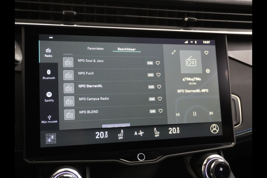 Lynk & Co 01 AUT-7 261pk PHEV Zwarte-Hemel Pano-Schuifdak Lmv 20" 360°Camera Apple Carplay Android Auto Adap.Cruise Navi Pdc Ecc Keyless Led  Elek.Memory.Stoel File assistent Dodehoek detector Elektrisch bedienbare achterklep Rijstrooksensor Wifi Verkeersbord detectie 425Nm koppel 3,7kw laadvermogen 1.800KG-Trekvermogen! €44.880 Nieuwprijs 1e Eigenaar Origineel NLse auto!