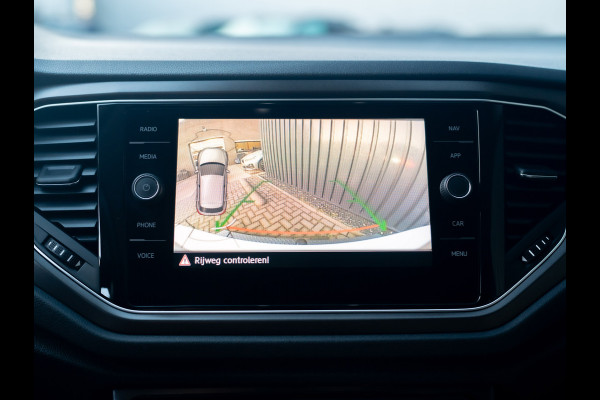 Volkswagen T-Roc 1.5 TSI 150Pk DSG Sport | Camera | Trekhaak afnb. | Leder | Stoelverw. | Side Assist | Prijs Rijklaar!!