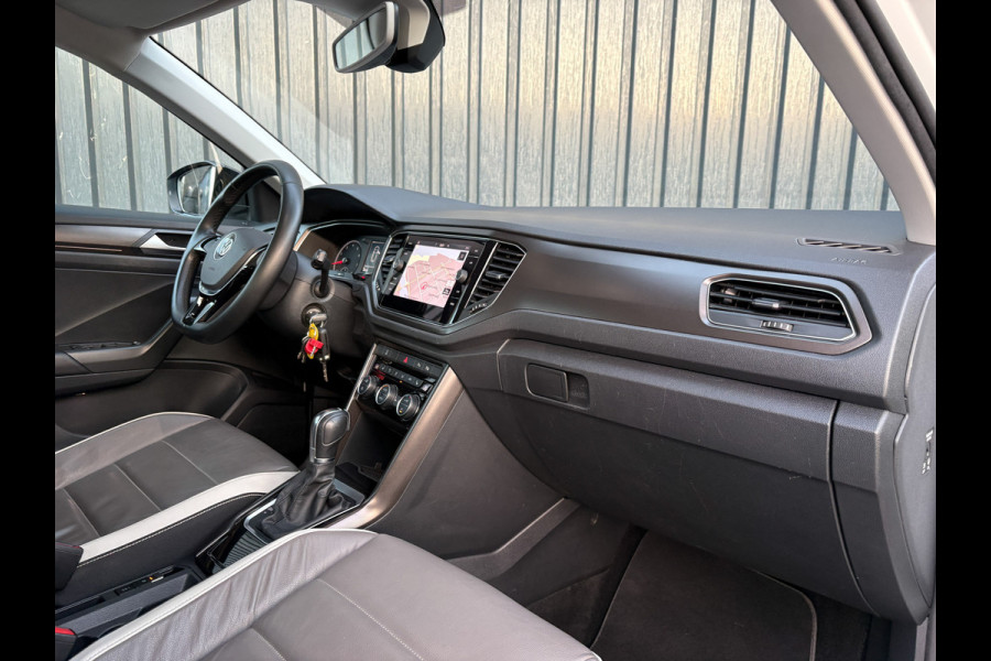 Volkswagen T-Roc 1.5 TSI 150Pk DSG Sport | Camera | Trekhaak afnb. | Leder | Stoelverw. | Side Assist | Prijs Rijklaar!!