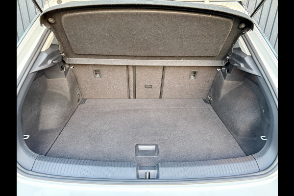 Volkswagen T-Roc 1.5 TSI 150Pk DSG Sport | Camera | Trekhaak afnb. | Leder | Stoelverw. | Side Assist | Prijs Rijklaar!!