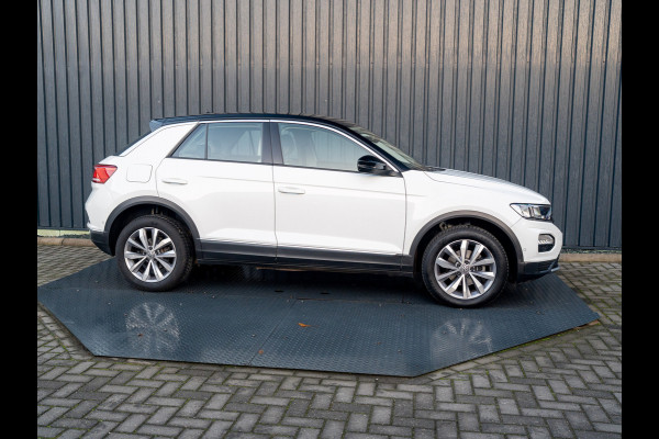 Volkswagen T-Roc 1.5 TSI 150Pk DSG Sport | Camera | Trekhaak afnb. | Leder | Stoelverw. | Side Assist | Prijs Rijklaar!!