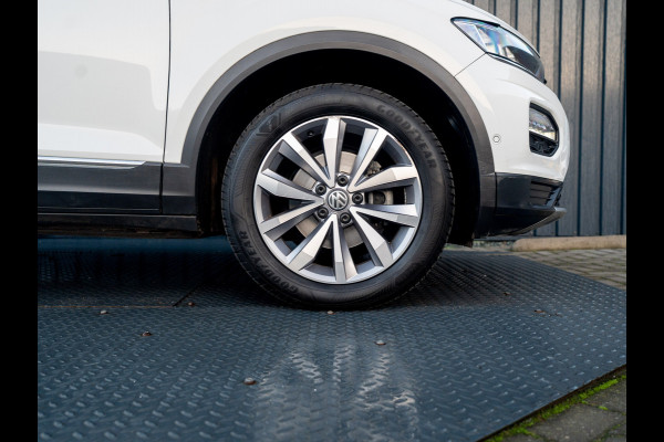 Volkswagen T-Roc 1.5 TSI 150Pk DSG Sport | Camera | Trekhaak afnb. | Leder | Stoelverw. | Side Assist | Prijs Rijklaar!!