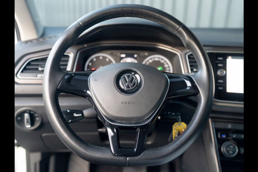 Volkswagen T-Roc 1.5 TSI 150Pk DSG Sport | Camera | Trekhaak afnb. | Leder | Stoelverw. | Side Assist | Prijs Rijklaar!!