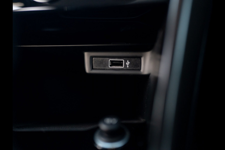 Volkswagen T-Roc 1.5 TSI 150Pk DSG Sport | Camera | Trekhaak afnb. | Leder | Stoelverw. | Side Assist | Prijs Rijklaar!!