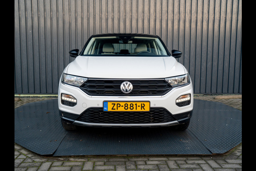 Volkswagen T-Roc 1.5 TSI 150Pk DSG Sport | Camera | Trekhaak afnb. | Leder | Stoelverw. | Side Assist | Prijs Rijklaar!!