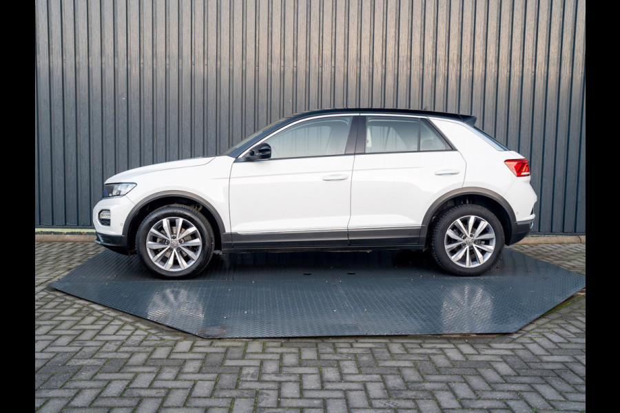 Volkswagen T-Roc 1.5 TSI 150Pk DSG Sport | Camera | Trekhaak afnb. | Leder | Stoelverw. | Side Assist | Prijs Rijklaar!!
