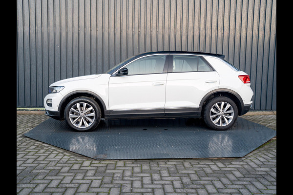 Volkswagen T-Roc 1.5 TSI 150Pk DSG Sport | Camera | Trekhaak afnb. | Leder | Stoelverw. | Side Assist | Prijs Rijklaar!!