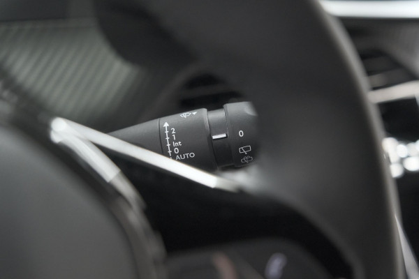 Peugeot 2008 PureTech 100 Allure | Camera | Navigatie | Parkeersensoren | Apple Carplay