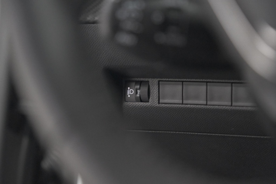 Peugeot 2008 PureTech 100 Allure | Camera | Navigatie | Parkeersensoren | Apple Carplay