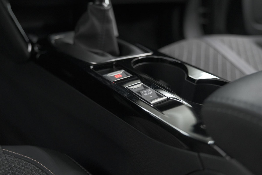 Peugeot 2008 PureTech 100 Allure | Camera | Navigatie | Parkeersensoren | Apple Carplay