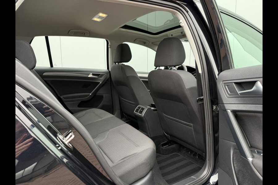 Volkswagen Golf 1.5 TSI ACT 130pk | Pano dak | Full Led