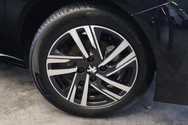 Peugeot 208 1.2 PureTech Allure Pack Camera Led Ecc Cruise 16"LM Carplay