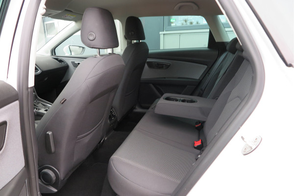 Seat Leon ST 1.0 116pk DSG EcoTSI Style Business Intense Keyless, LED, Navi , Full-link , PDC voor & achter,Cruise control, DAB+ etc..