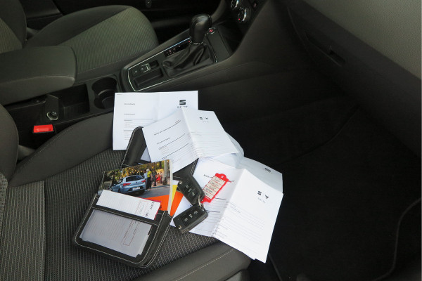 Seat Leon ST 1.0 116pk DSG EcoTSI Style Business Intense Keyless, LED, Navi , Full-link , PDC voor & achter,Cruise control, DAB+ etc..