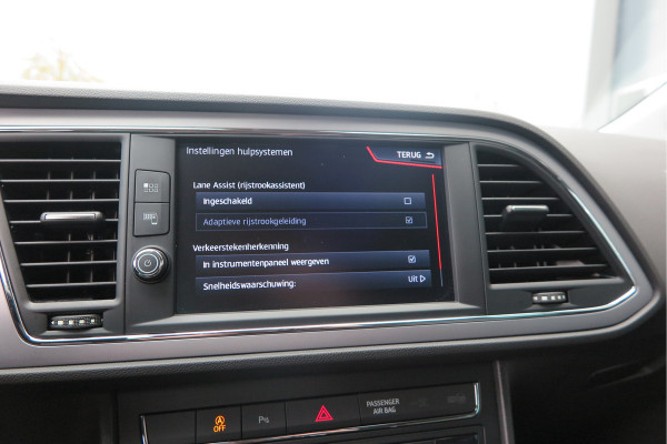 Seat Leon ST 1.0 116pk DSG EcoTSI Style Business Intense Keyless, LED, Navi , Full-link , PDC voor & achter,Cruise control, DAB+ etc..