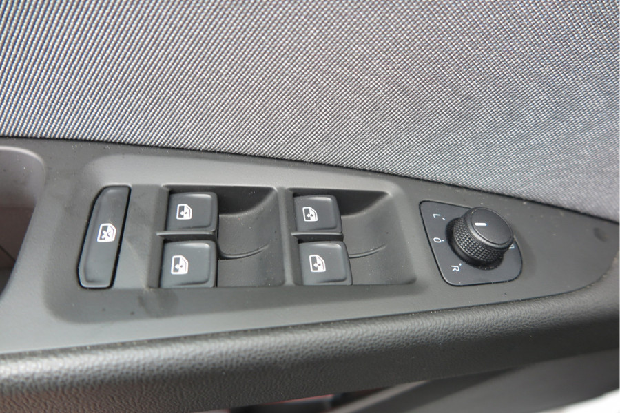 Seat Leon ST 1.0 116pk DSG EcoTSI Style Business Intense Keyless, LED, Navi , Full-link , PDC voor & achter,Cruise control, DAB+ etc..