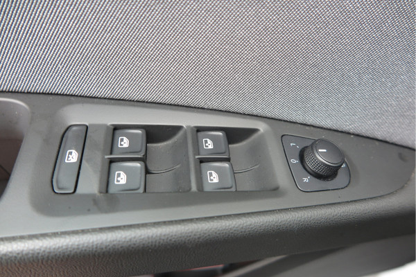 Seat Leon ST 1.0 116pk DSG EcoTSI Style Business Intense Keyless, LED, Navi , Full-link , PDC voor & achter,Cruise control, DAB+ etc..