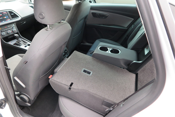 Seat Leon ST 1.0 116pk DSG EcoTSI Style Business Intense Keyless, LED, Navi , Full-link , PDC voor & achter,Cruise control, DAB+ etc..