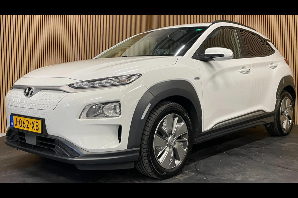 Hyundai Kona EV Fashion 64 kWh|FACELIFT|3-FASE|LEDER|DAKJE|HEAD-UP|ACC|CAMERA|CARPLAY|NAVI|NL- AUTO|NAP|INCL. BTW|1e EIG.|