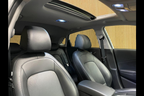 Hyundai Kona EV Fashion 64 kWh|FACELIFT|3-FASE|LEDER|DAKJE|HEAD-UP|ACC|CAMERA|CARPLAY|NAVI|NL- AUTO|NAP|INCL. BTW|1e EIG.|