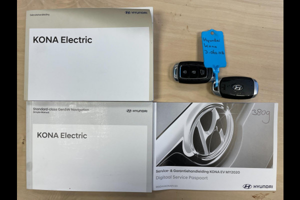 Hyundai Kona EV Fashion 64 kWh|FACELIFT|3-FASE|LEDER|DAKJE|HEAD-UP|ACC|CAMERA|CARPLAY|NAVI|NL- AUTO|NAP|INCL. BTW|1e EIG.|